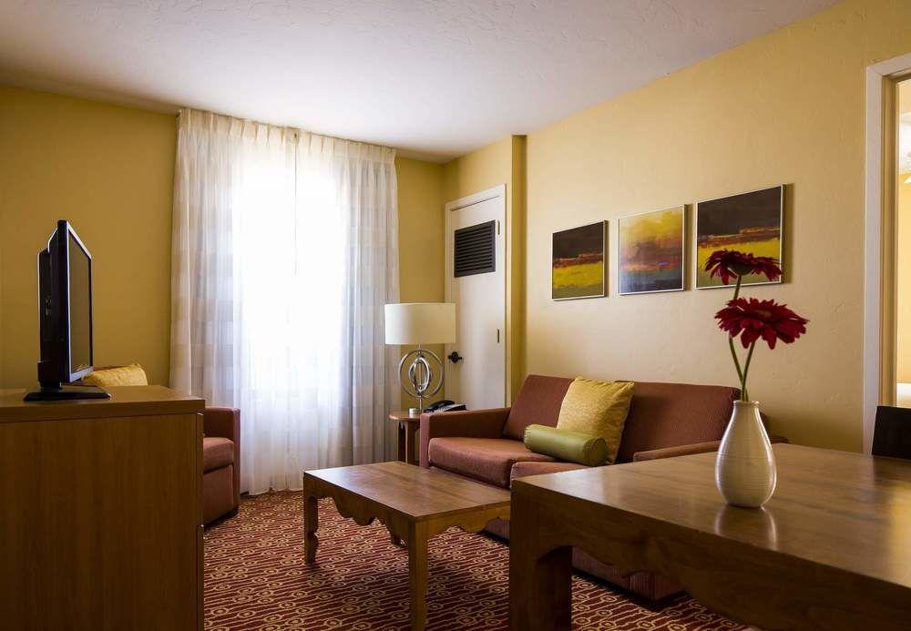 ทาวน์เพลซ สวีท ทูซอน Hotel Casas Adobes ภายนอก รูปภาพ